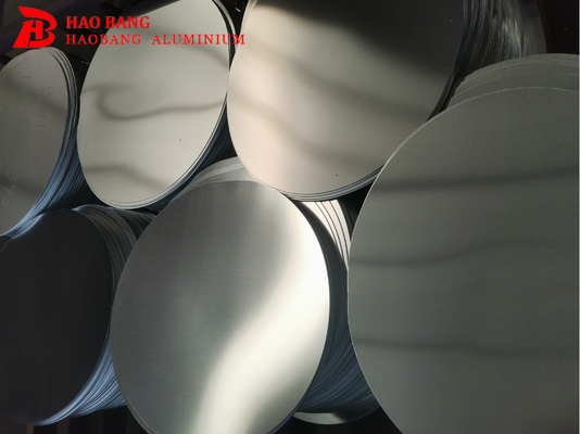 Ceny fabryczne 0,6 mm gruby aluminium okrąg dla naczyń kuchennych / oświetlenia