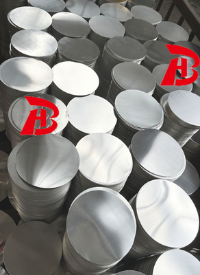 Dostosowalne 0,8 mm Aluminiowe koła 1100 Do oświetlenia / pokrycia lampy / dekoracji
