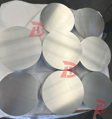 Gładka powierzchnia wysokiej płaskości aluminium Disc 1050 1060 3003 Stop, 0,3 ‰ 6 mm grubości, Custom Size Aluminium Blank dla pokrywy lampy i garnki