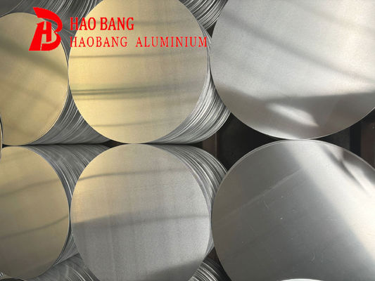 Aluminiowa blacha okrągła do naczyń kuchennych, średnica 80 - 1100 mm, grubość 0,5 - 6 mm. Dostępna w magazynie fabrycznym.