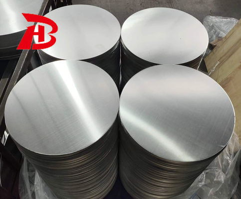 Gładka powierzchnia wysokiej płaskości aluminium Disc 1050 1060 3003 Stop, 0,3 ‰ 6 mm grubości, Custom Size Aluminium Blank dla pokrywy lampy i garnki