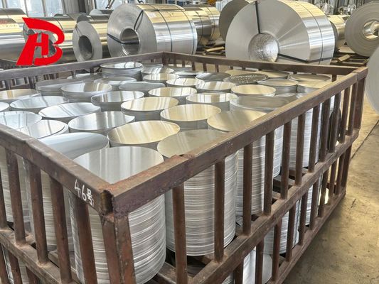 Zastosowany rozmiar Koło aluminiowe 0,3-6 mm Grubość 100-1000 mm Prężnica CC DC Materiał 1050 1060 3003 Stop odporny na pęknięcia Głębokie rysunek do naczyń kuchennych i nakładek na lampę
