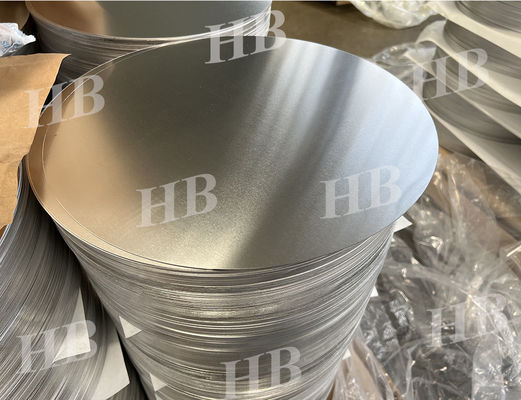 Gładka powierzchnia wysokiej płaskości aluminium Disc 1050 1060 3003 Stop, 0,3 ‰ 6 mm grubości, Custom Size Aluminium Blank dla pokrywy lampy i garnki