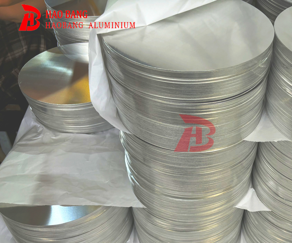 Powierzchnia powlekana B209 ASTM 3003 8011 1050 1100 1060 Koła z dysków aluminiowych do patelni nieprzylepnych