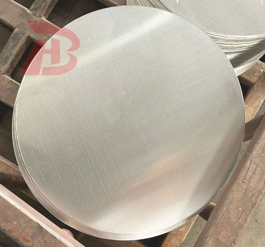 Aluminiowa blacha okrągła do naczyń kuchennych, średnica 80 - 1100 mm, grubość 0,5 - 6 mm. Dostępna w magazynie fabrycznym.