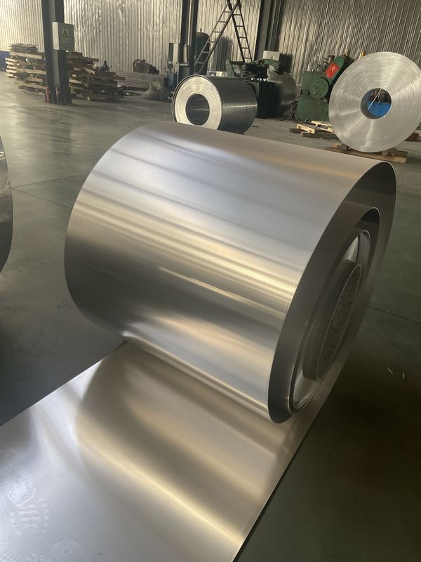 Gładka powierzchnia wysokiej płaskości aluminium Disc 1050 1060 3003 Stop, 0,3 ‰ 6 mm grubości, Custom Size Aluminium Blank dla pokrywy lampy i garnki